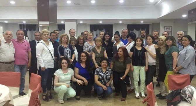 Eskişehir Ticaret Meslek Lisesi Öğretmenleri Ve Eski Mezunları İftarda Buluştu