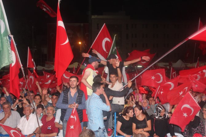 Eskişehirspor camiası demokrasi nöbetinde