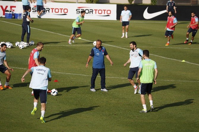 A Milli Futbol Takımı Slovenya Maçı Hazırlıklarını Sürdürdü