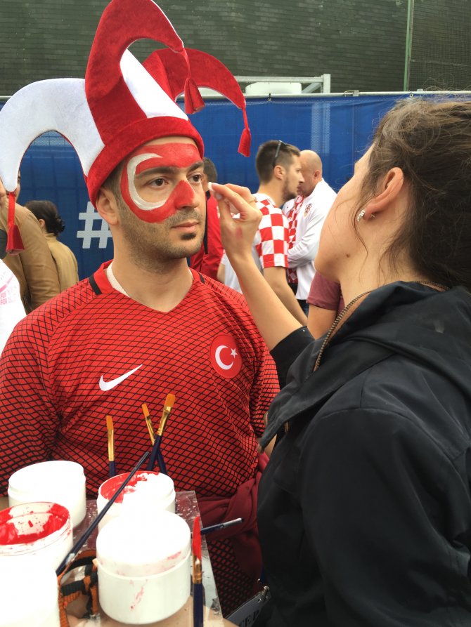 Türk taraftarlar Hırvatistan maçına hazır