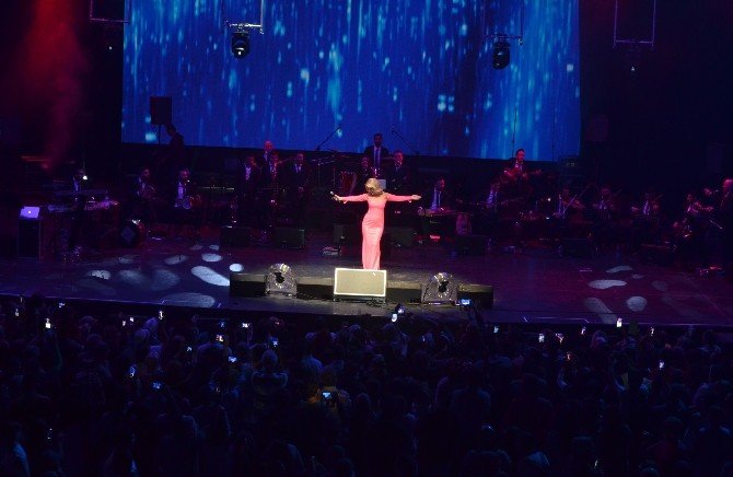 Seda Sayan ve Aynur Aydın’dan muhteşem konser