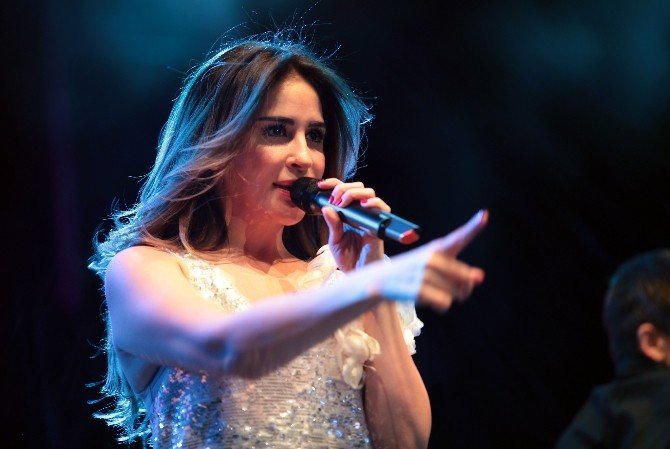Seda Sayan ve Aynur Aydın’dan muhteşem konser