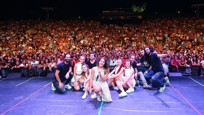 Selami Şahin ve Atiye EXPO 2016’da sahne aldı