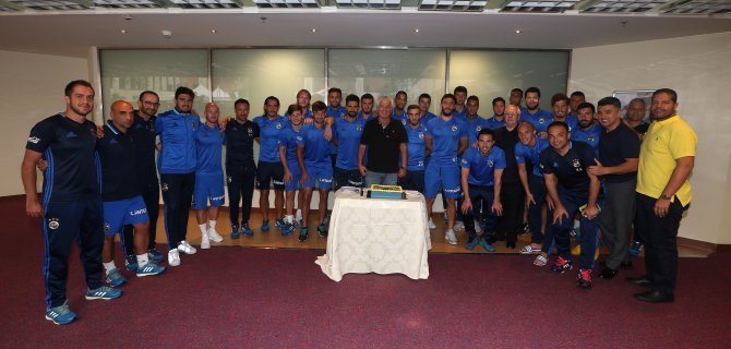 Fenerbahçe'de '19.07 Dünya Fenerbahçeliler Günü' kutlanıyor