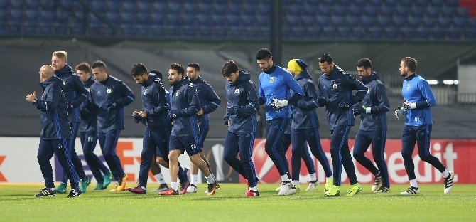 Fenerbahçe, Feyenoord maçı hazırlıklarını tamamladı