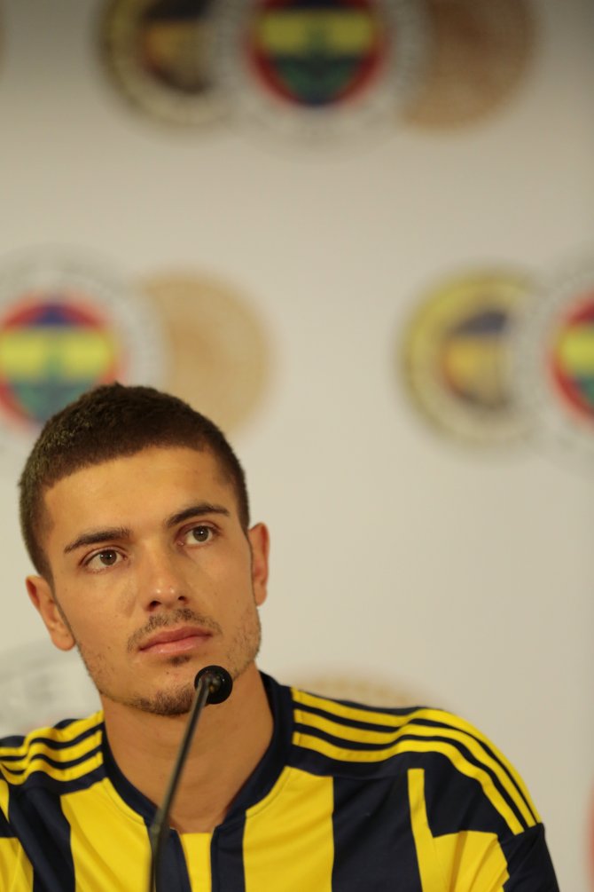 Neustadter'den Fenerbahçe'ye 3 yıllık imza