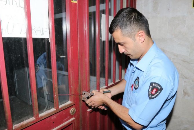 Bucak'ta paralel yapı yurtları gece mühürlendi