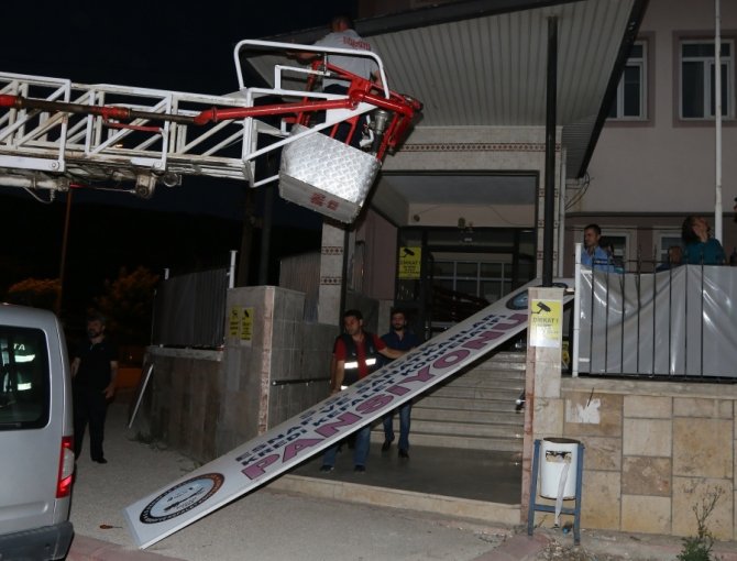 Bucak'ta paralel yapı yurtları gece mühürlendi