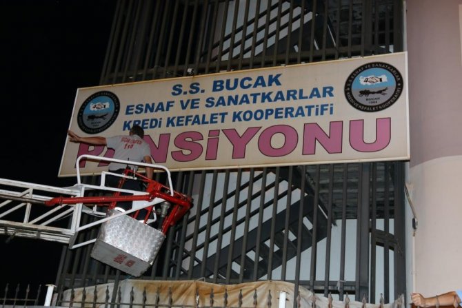 Bucak'ta paralel yapı yurtları gece mühürlendi