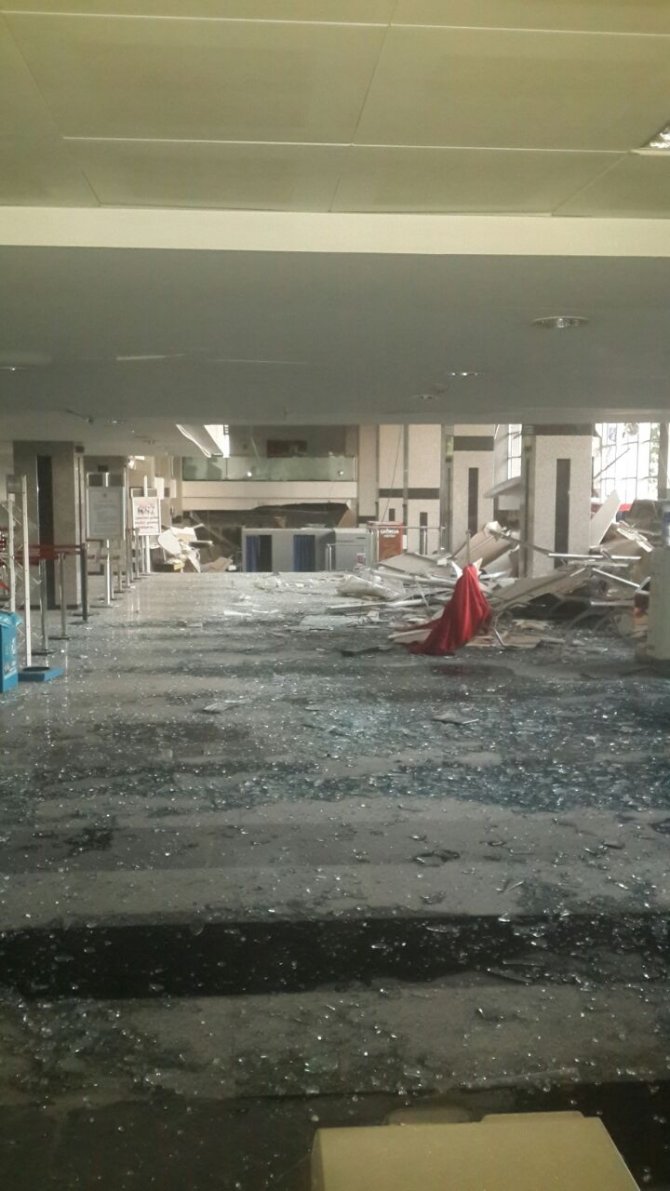 15 Temmuz darbe gecesi fotoğraflarla Meclis'te yaşananlar