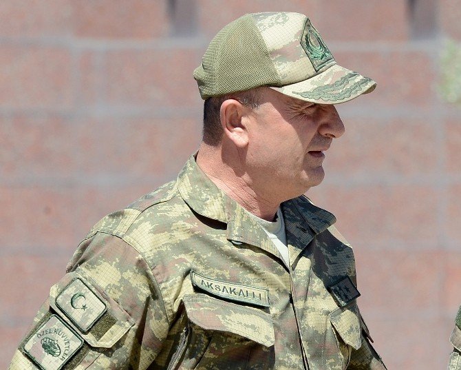 Korgeneral Zekai Aksakallı, Cumhurbaşkanı Erdoğan için Gaziantep’te alınan güvenlik tedbirlerini denetledi