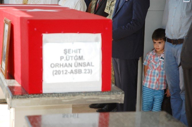 Şehit Üsteğmen gözyaşları arasında toprağa verildi