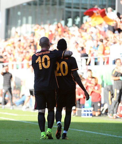 Bruma'dan taraftara müjde: Galatasaray'da devam ediyorum