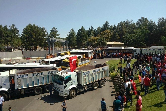 5. Zırhlı Tugay Komutanlığı girişi kapatıldı