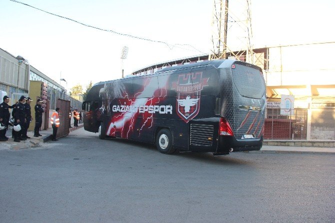 Gaziantepspor ve Bursaspor stadyuma geldi