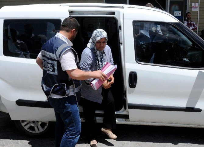 Gaziantep’te Öldürülen Suriyeli Anne Ve Oğlunun Katil Zanlıları Adliyeye Çıkarıldı