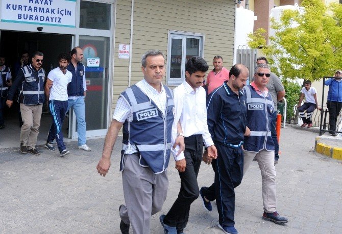Gaziantep’te Öldürülen Suriyeli Anne Ve Oğlunun Katil Zanlıları Adliyeye Çıkarıldı