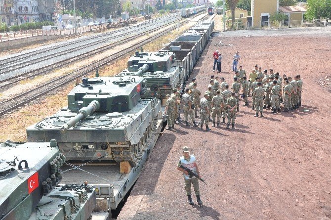 Maltepe askeri birliklerinin taşınması sürüyor