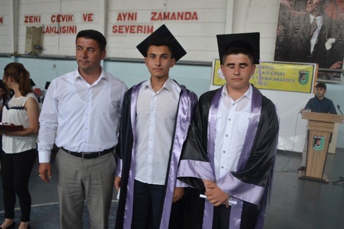 Gelibolu Mehmet Akif Ersoy Mesleki Ve Teknik Anadolu Lisesinde Mezuniyet Sevinci