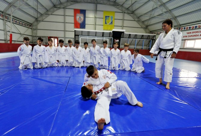 Altınordu'da futbolculara judo eğitimi veriliyor