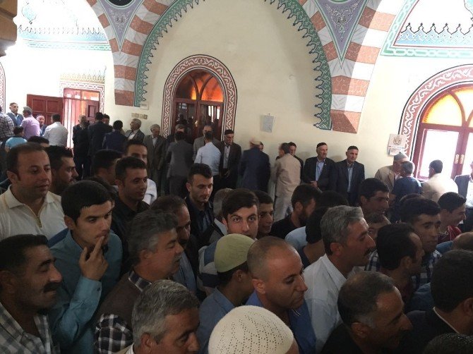 Van’ın kırsal mahallelerinde eski bayram geleneği hiç bozulmadı