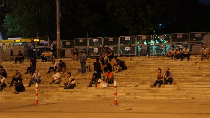 Taksim Gezi Parkı’nda polis önlemi devam ediyor