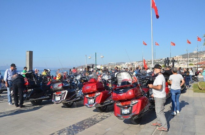 Gold Wing tutkunları Kuşadası’nı ziyaret etti