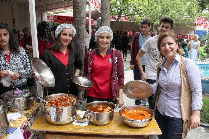 Hakkari Fen Lisesi öğrencilerinden örnek davranış