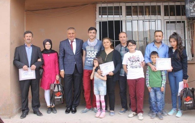 Hakkari Mesleki Ve Teknik Anadolu Ticaret Lisesi 140 Mezun Verdi