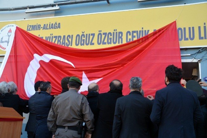 Şehit Yüzbaşı Oğuz Özgür Çevik’in ismi Aliağa’da okula verildi