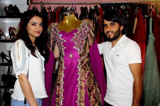 Hakkari’nin yöresel kıyafeti gelinlik oldu