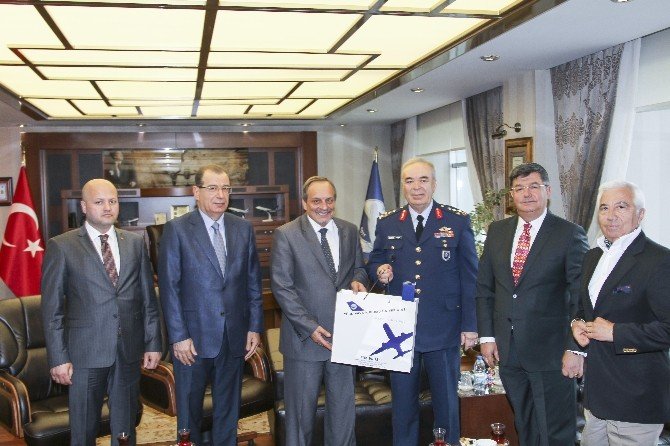 Hava Kuvvetleri Komutanı Ünal, THK Başkanı’nı Ziyaret Etti