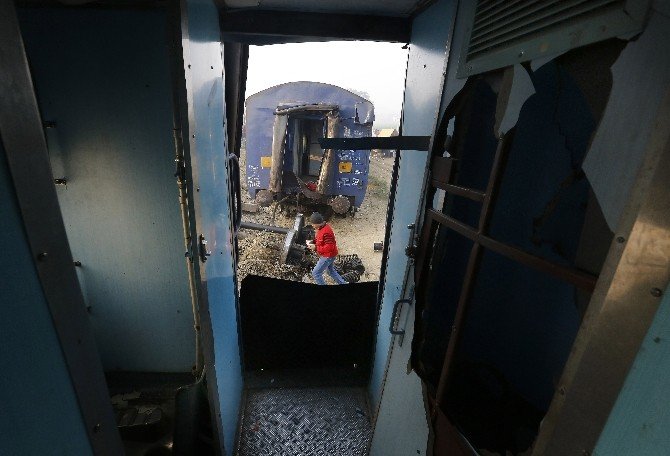 Hindistan’daki tren faciasında ölü sayısı 142’ye yükseldi