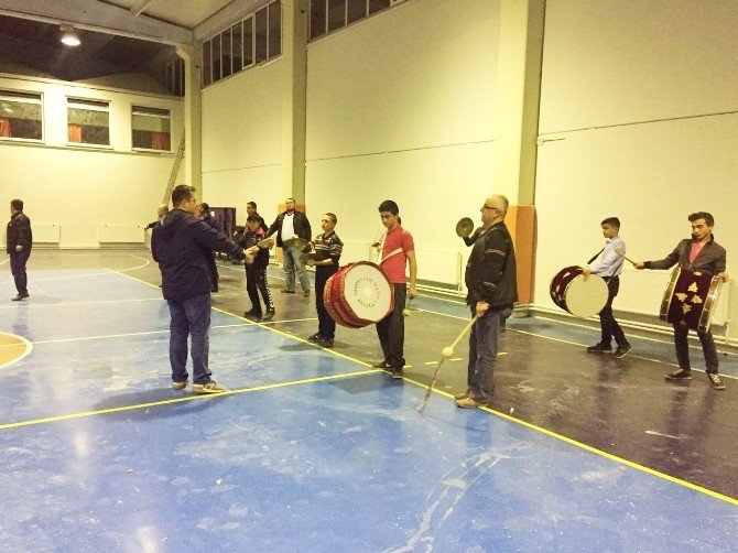 Hisarcık Anadolu İmam Hatip Lisesi’nin Mehter Takımı, Cumhuriyet Bayramı’na hazırlanıyor