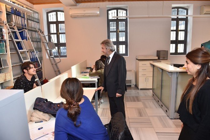 Turabibaba Kütüphanesi yenilenen yüzüyle hizmete açıldı