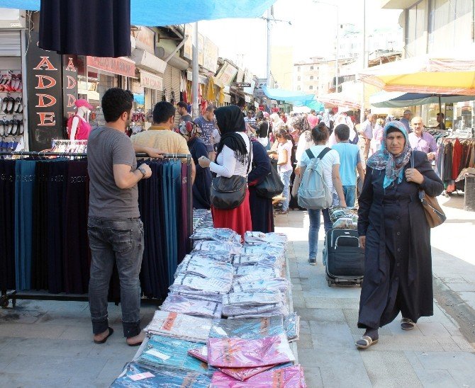 Iğdır’da bayram pazarı kuruldu