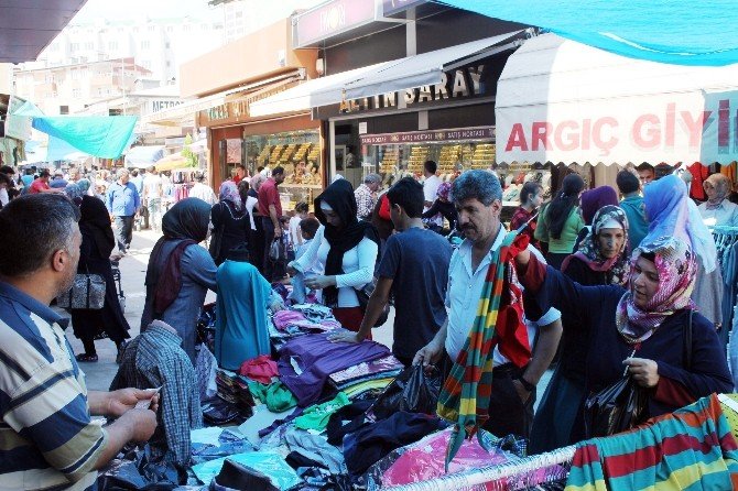 Iğdır’da bayram pazarı kuruldu