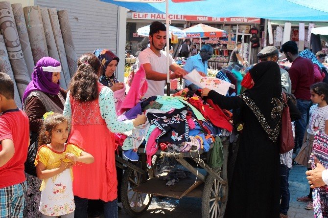 Iğdır’da bayram pazarı kuruldu