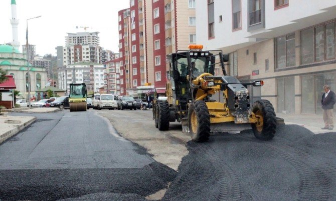 Trabzon Büyükşehir Belediyesinin yol çalışmaları devam ediyor