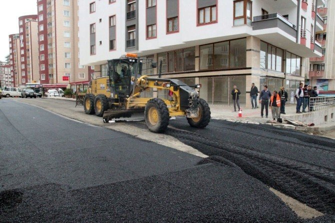 Trabzon Büyükşehir Belediyesinin yol çalışmaları devam ediyor