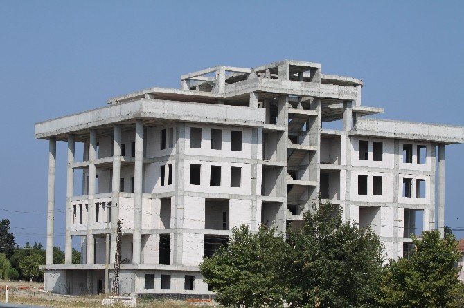 Marmaraereğlisi’ne tarihi eser görünümlü belediye binası