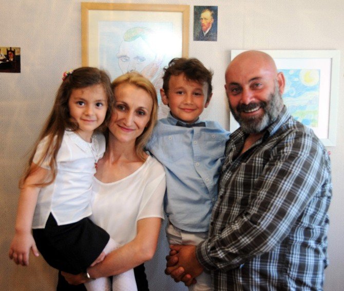 Türkiye’nin En Genç Sürrealist Sanatçısı Eskişehir’de Yetişiyor