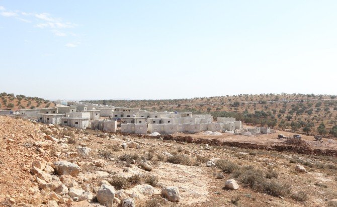 İHH ve Katar Raf Kurumu Suriye’de köy inşa ediyor