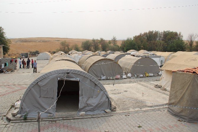 DEAŞ zulmünden kaçan Yezidiler Irak’a dönmek istemiyor