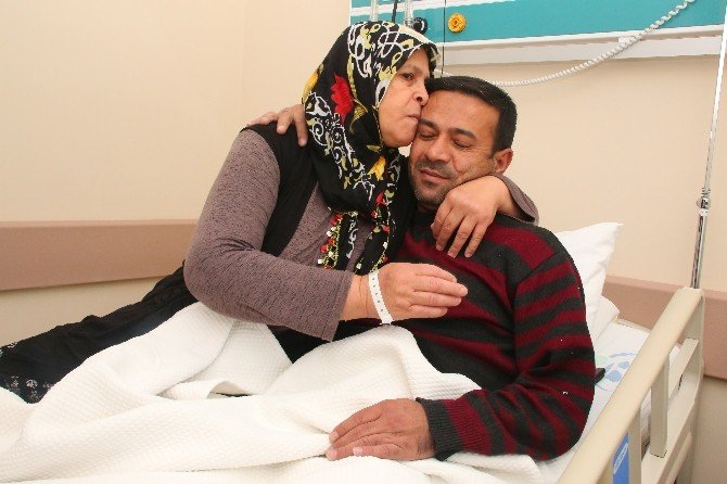 Böbreğini gözünü kırpmadan oğluna bağışladı