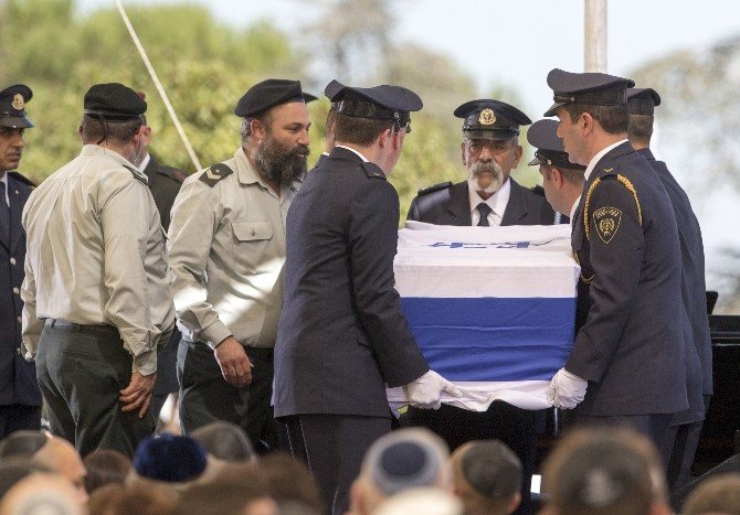 İsrail eski Cumhurbaşkanı Peres toprağa verildi