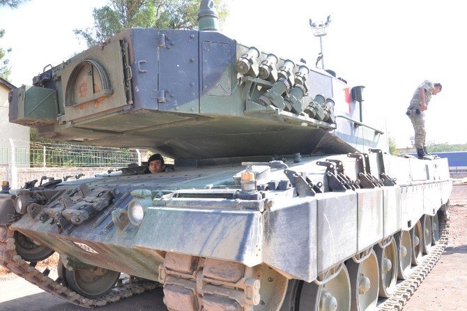 Maltepe Askeri birliklerinin taşınması sürüyor