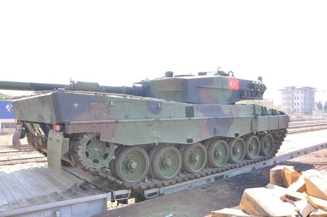 Maltepe Askeri birliklerinin taşınması sürüyor