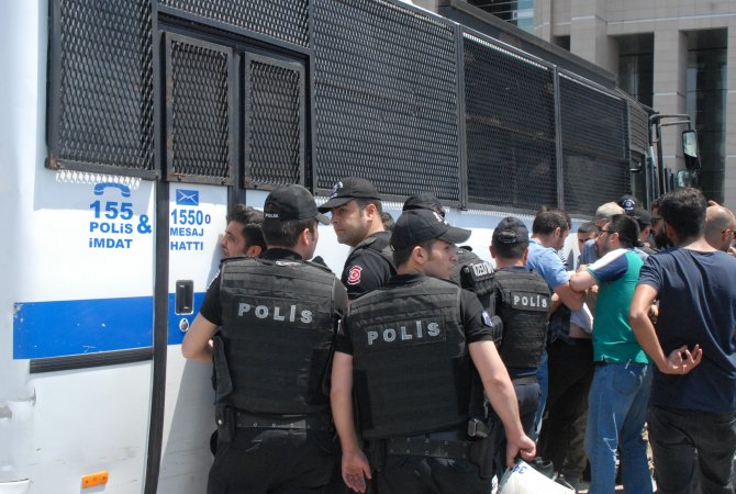 Dilek Doğan davasında mahkeme önünde 19 gözaltı