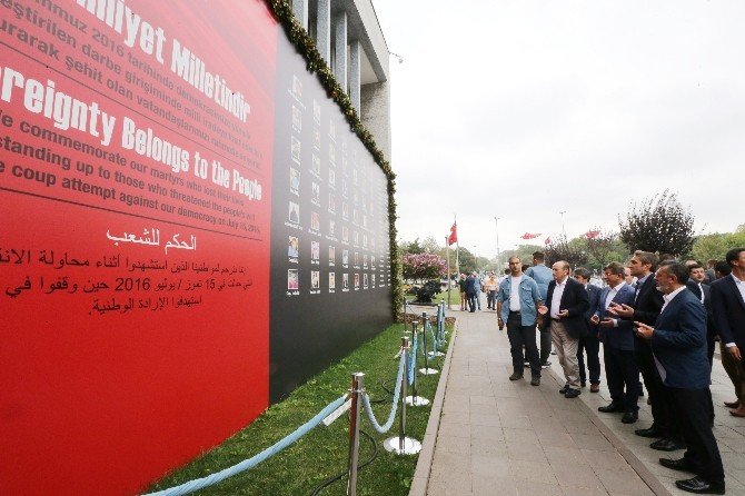 Eski Başbakan Ahmet Davutoğlu’ndan, İBB’ye taziye ziyareti